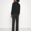 Duks – Karl Lagerfeld KARL Logo