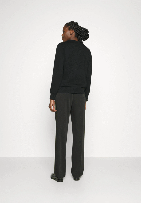 Duks – Karl Lagerfeld KARL Logo