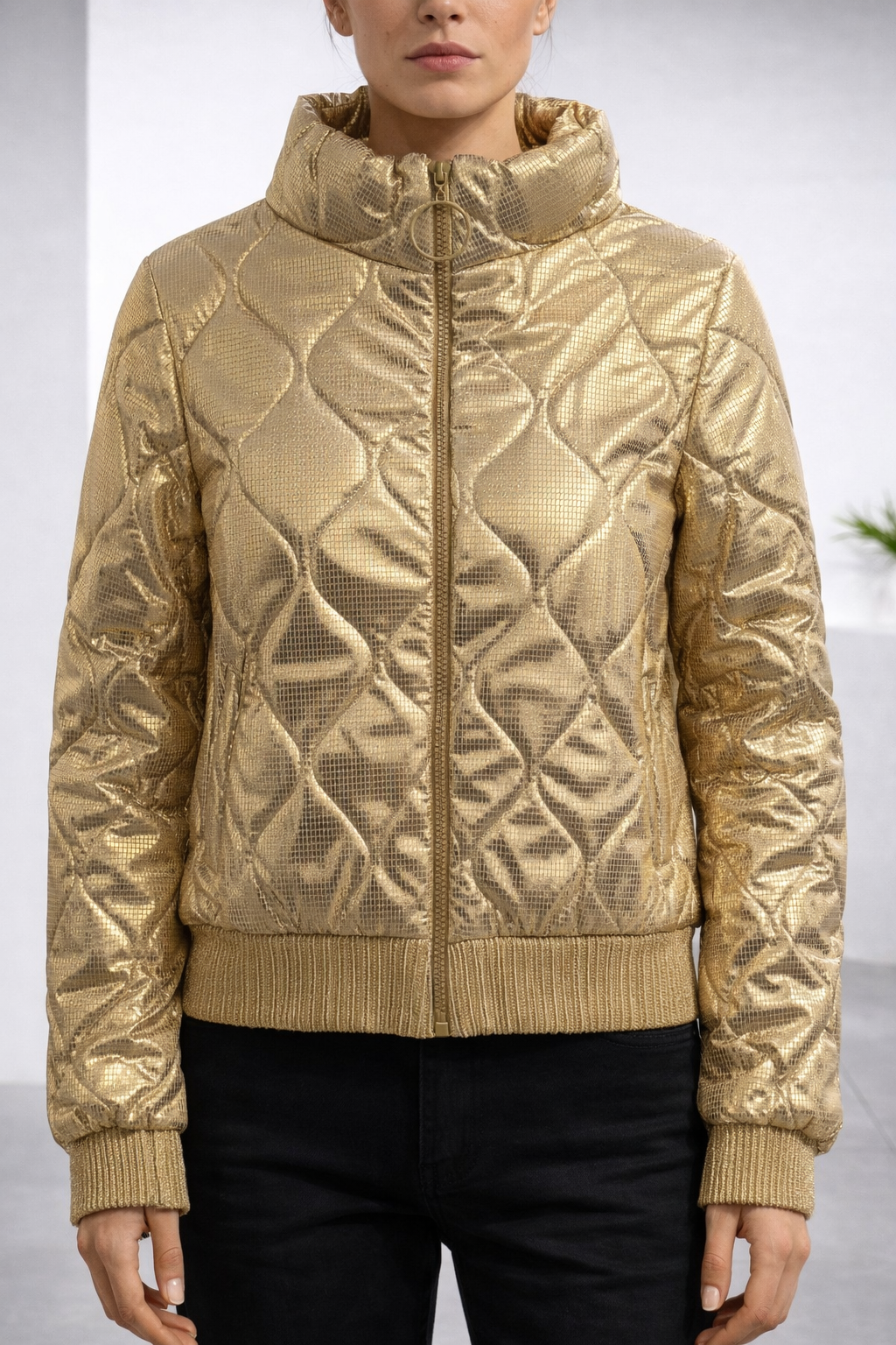 Jaknica  – Zlatna prošivena