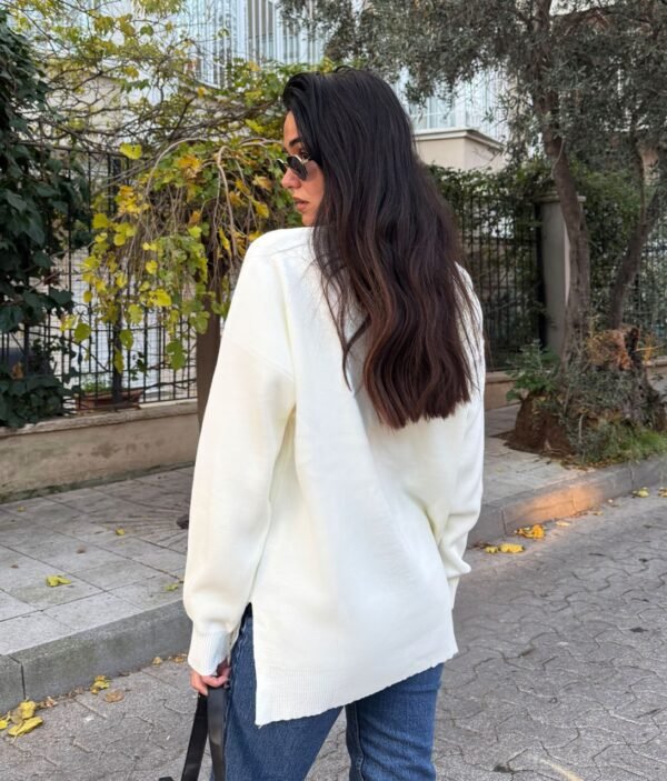 1553-natural love-2090-u5 (1) Džemper – Natural Love V-izrez Bela