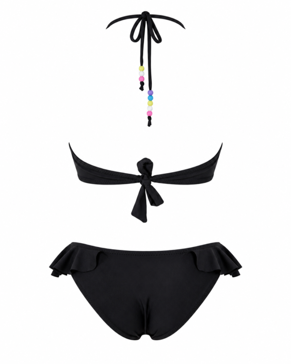 1744_1590_88%poliester12%spandex_40x3,42x3,44x3,46x3 (2) Ženski dvodelni kupaći kostim – crni sa volanima i perlicama